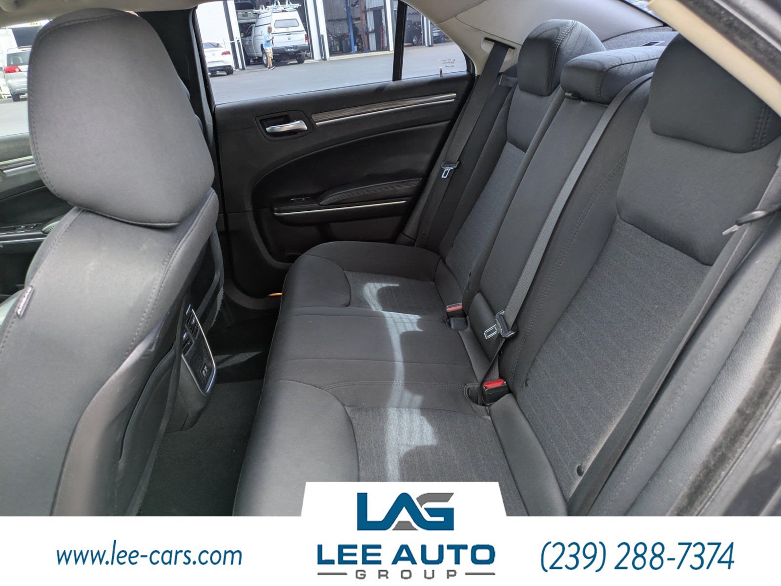 Used 2019 Chrysler 300 Touring w/ Chrome Appearance Package RWD image 11