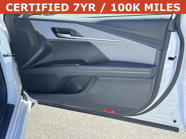 Used 2025 Toyota Camry LE FWD image 8