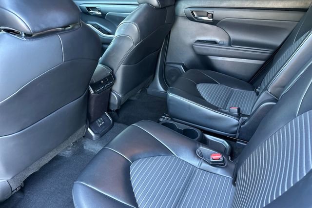Used 2023 Toyota Highlander XSE AWD/4WD image 14