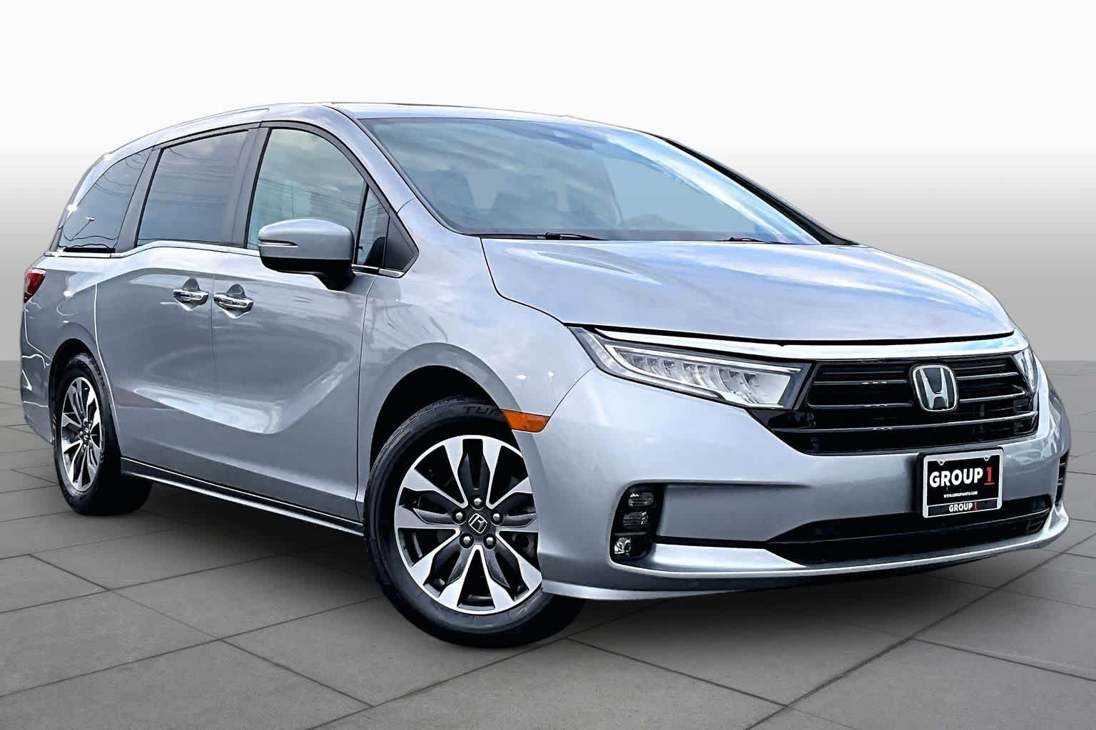 Used 2024 Honda Odyssey EX-L image 3