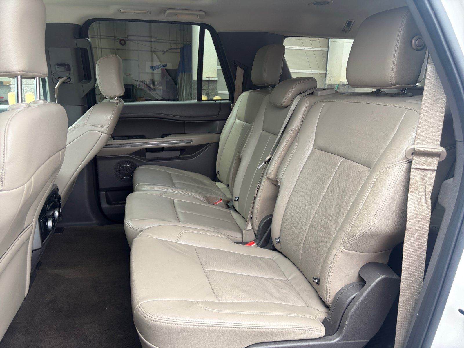Used 2020 Ford Expedition Max XLT w/ Equipment Group 202A AWD/4WD image 26
