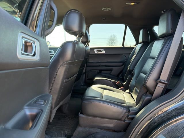 Used 2015 Ford Explorer XLT w/ Equipment Group 202A image 6