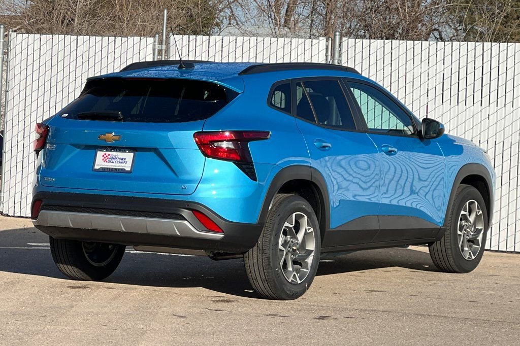 New 2026 Chevrolet Trax LT w/ Driver Confidence Package FWD image 4