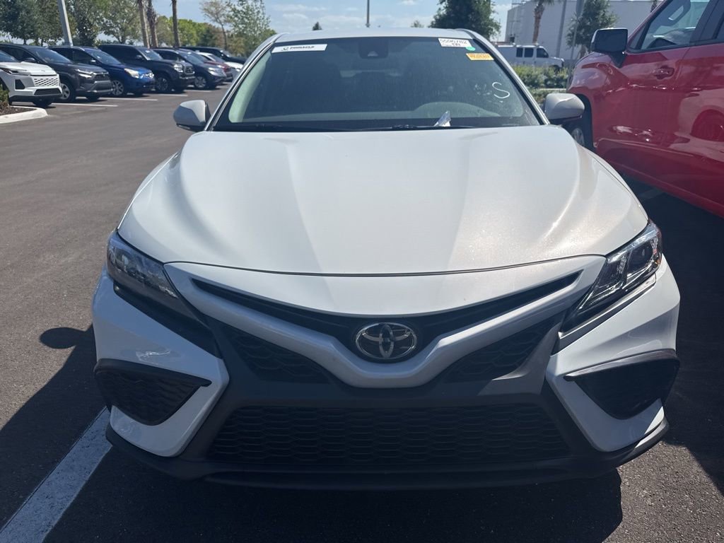 Used 2023 Toyota Camry SE FWD image 2