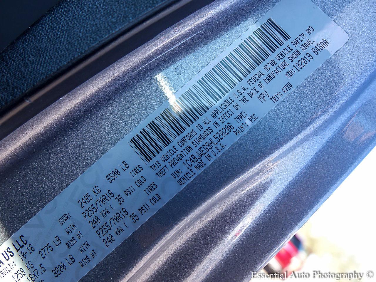 Used 2017 Jeep Wrangler Unlimited Sahara w/ Connectivity Group image 22