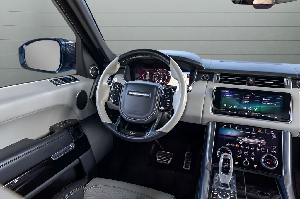 Used 2020 Land Rover Range Rover Sport SVR image 31