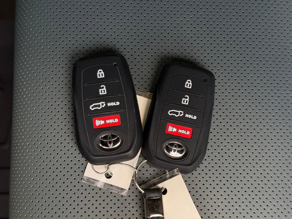 Used 2025 Toyota 4Runner Trailhunter AWD/4WD image 45