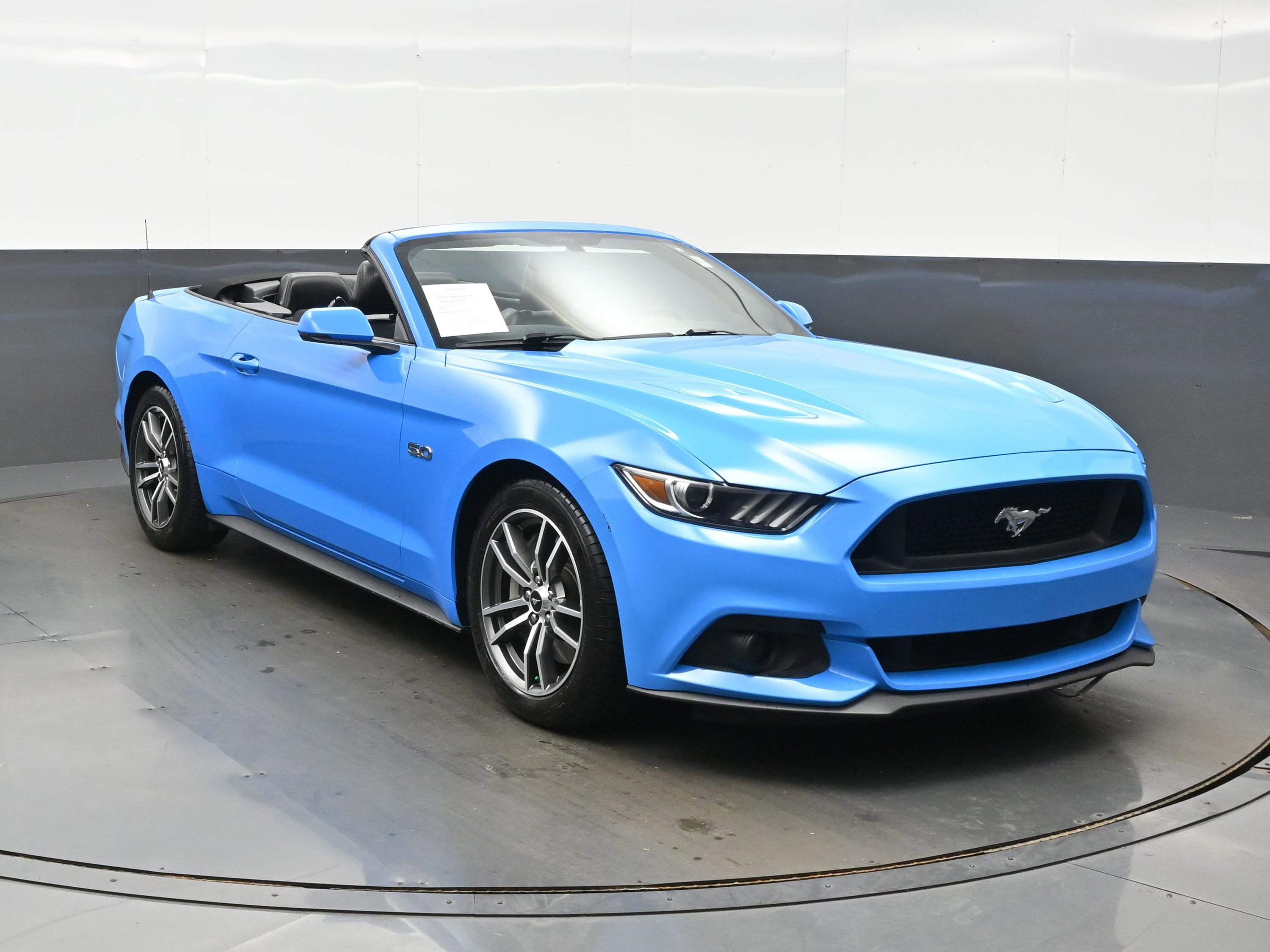 Used 2017 Ford Mustang GT Premium RWD image 8