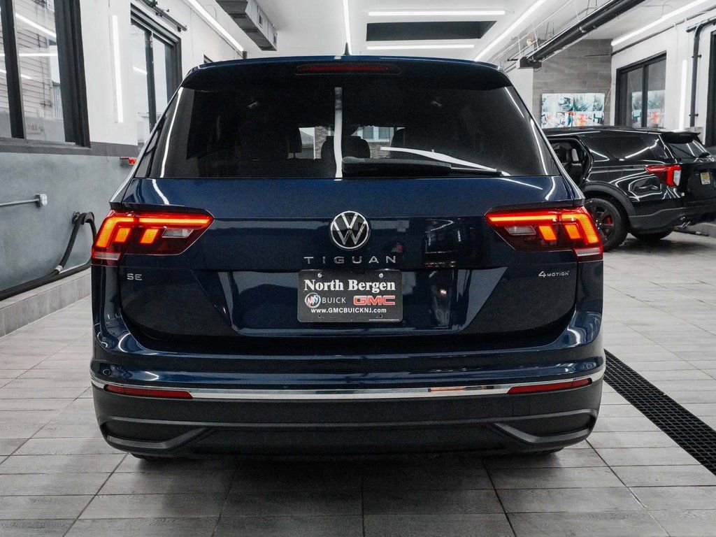 Used 2022 Volkswagen Tiguan SE w/ Panoramic Sunroof Package image 7
