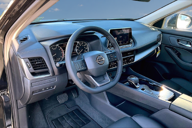 New 2026 Nissan Rogue Dark Armor FWD image 7