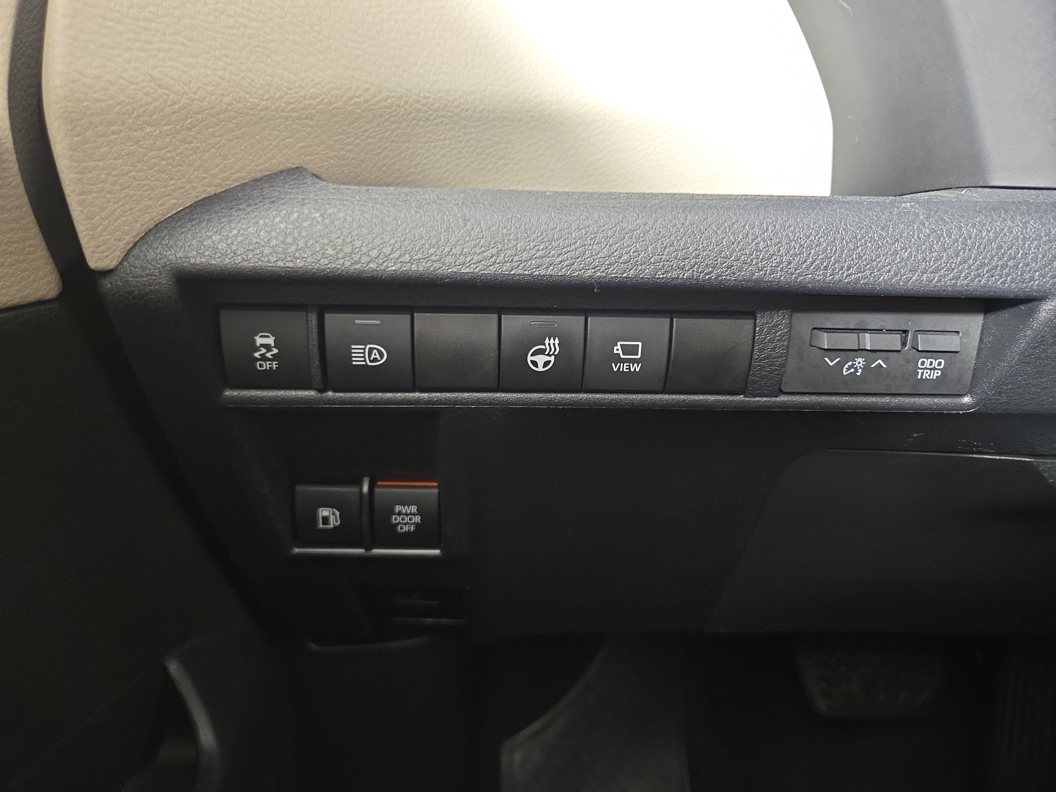 Used 2021 Toyota Sienna Platinum FWD image 32