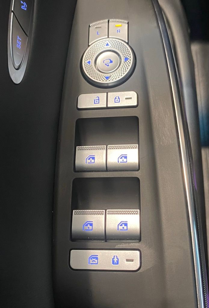 Certified 2025 Genesis GV70 3.5T Sport w/ Sport Advanced Package image 28