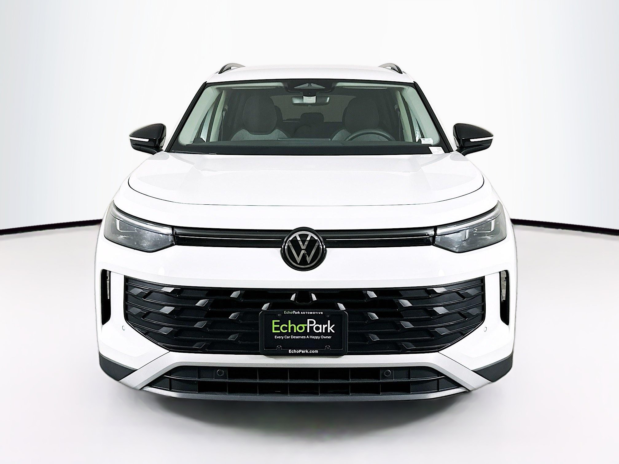 Used 2025 Volkswagen Tiguan S FWD image 2