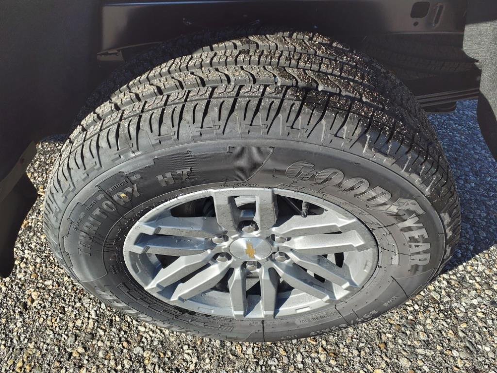 New 2024 Chevrolet Colorado LT w/ LT Convenience Package II image 9