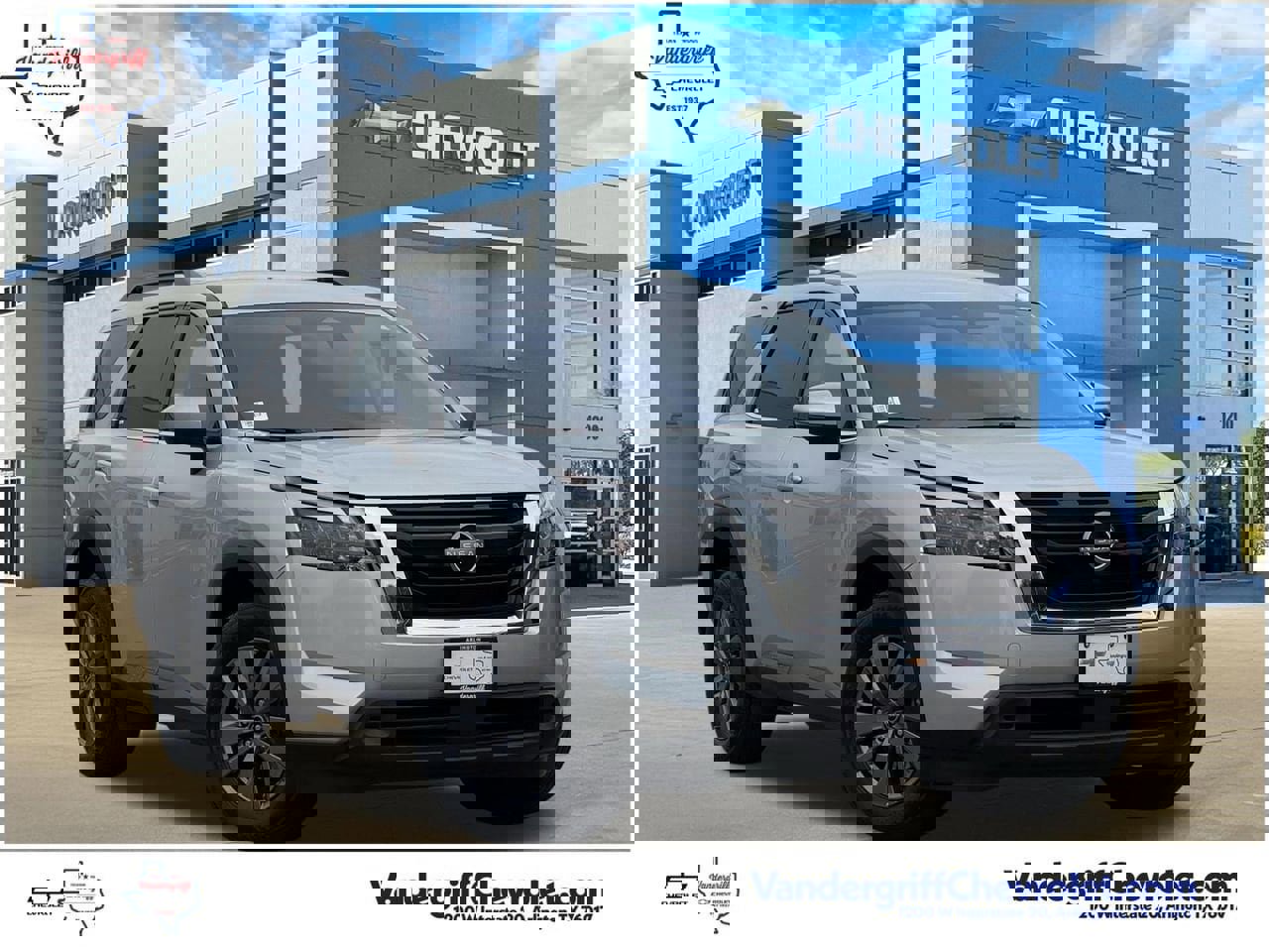 Used 2025 Nissan Pathfinder SV image 1