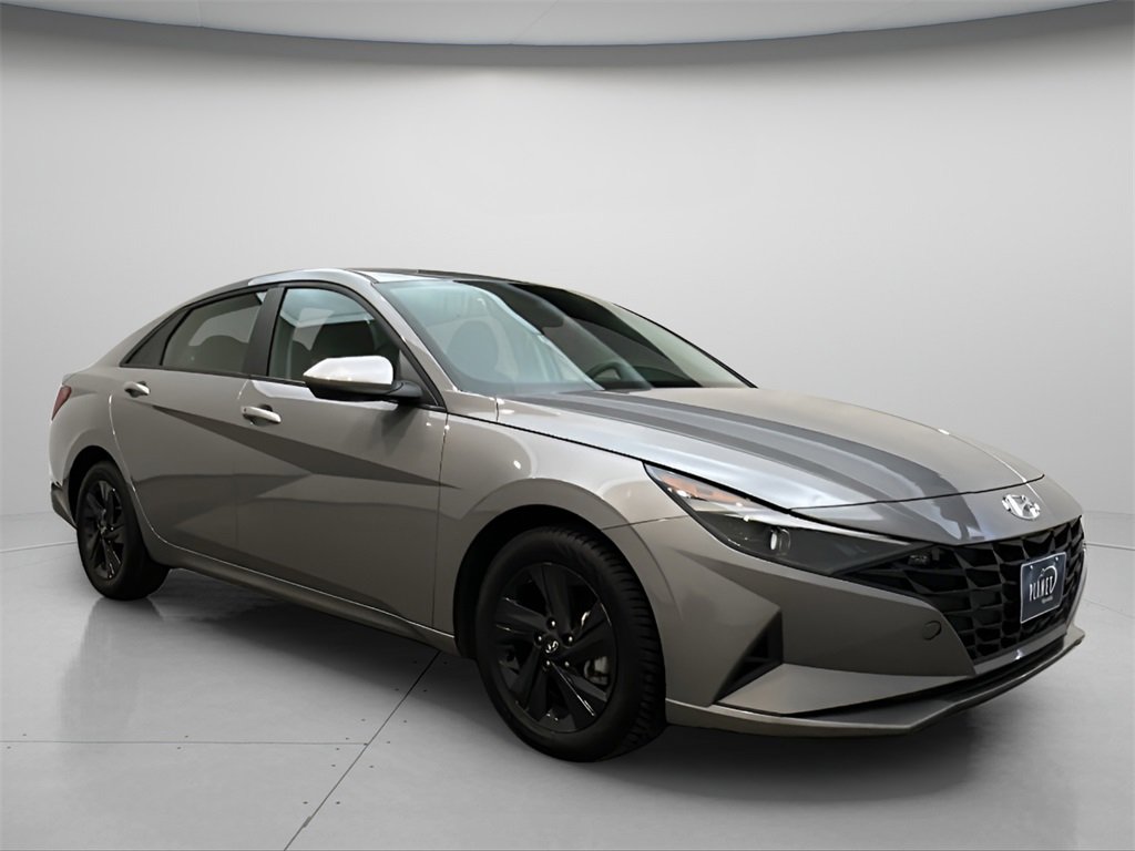 Used 2023 Hyundai Elantra Blue image 1
