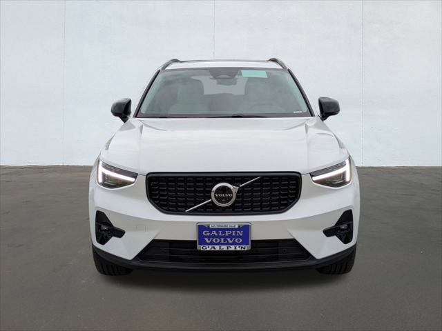 New 2026 Volvo XC40 B4 Plus w/ Climate Package image 4
