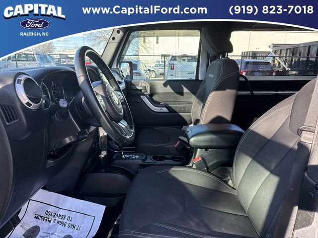 Used 2018 Jeep Wrangler Sahara w/ Dual Top Group image 16