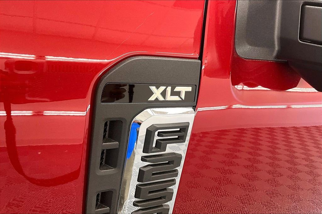 New 2026 Ford F250 XLT w/ XLT Premium Package image 9