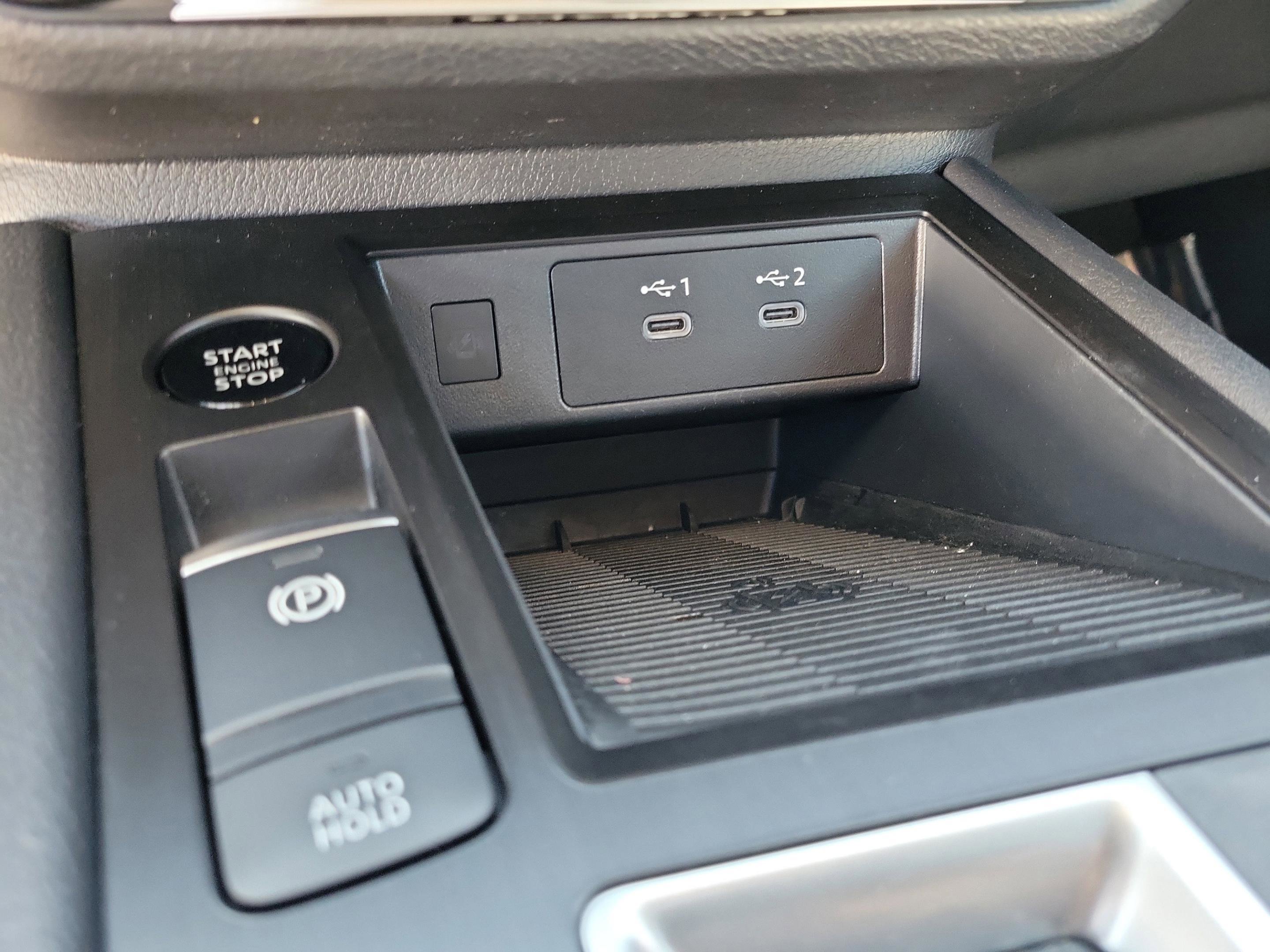 Certified 2025 Nissan Kicks SV image 29