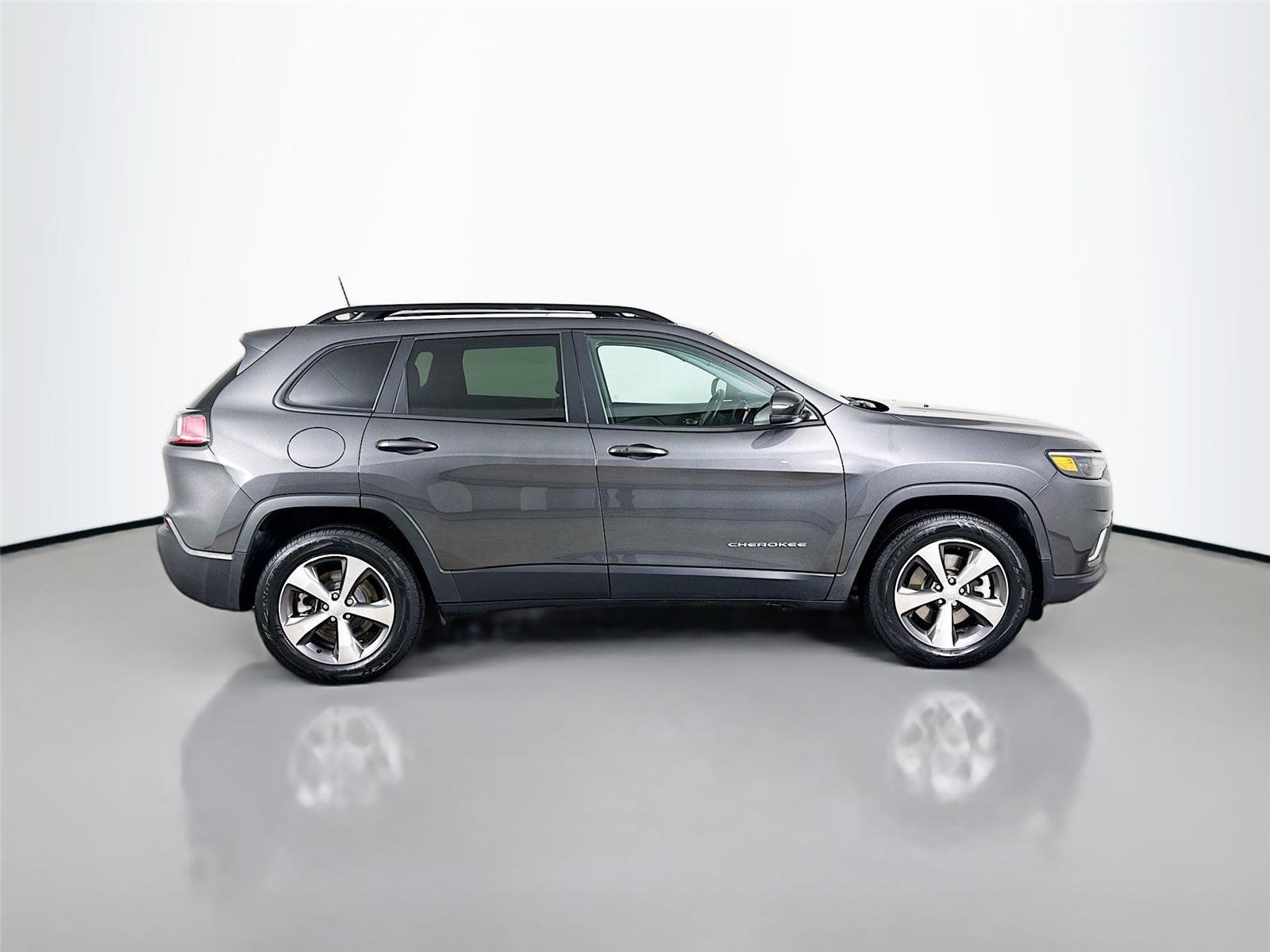 Used 2022 Jeep Cherokee Limited w/ Mopar Interior Package image 8