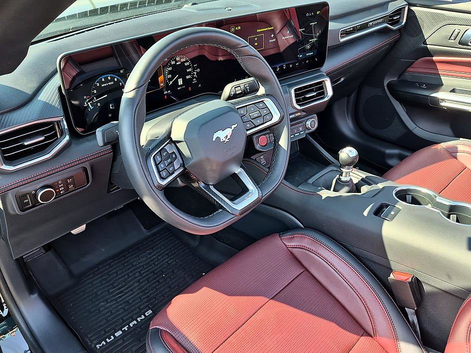 Used 2025 Ford Mustang GT Premium RWD image 16