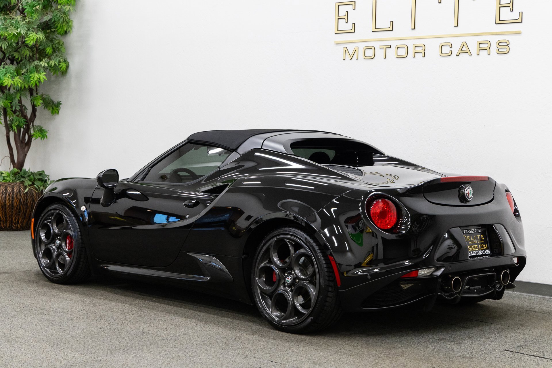 Used 2018 Alfa Romeo 4C Spider w/ Convenience Group - Spider image 3