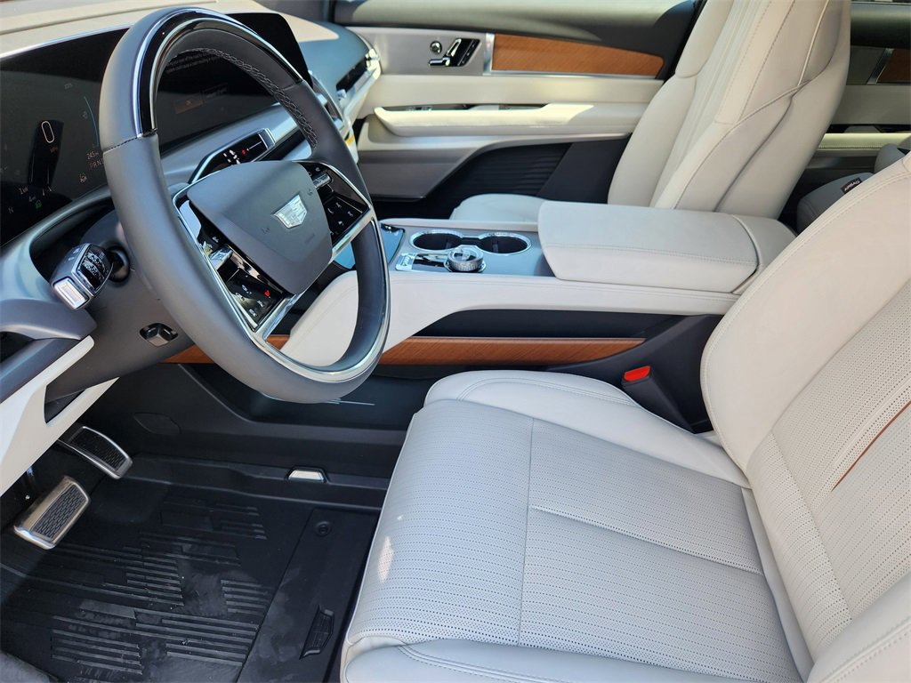 New 2026 Cadillac Vistiq Sport w/ LPO, Floor Liner Package image 8