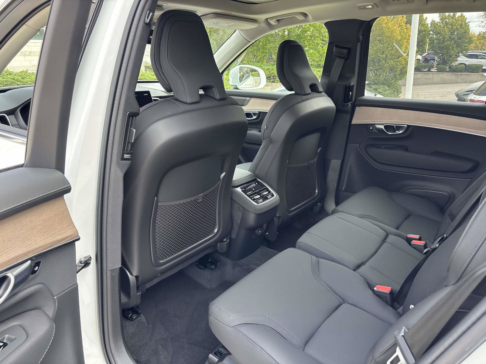 Used 2026 Volvo XC90 B6 Plus w/ Protection Package Premier AWD/4WD image 27