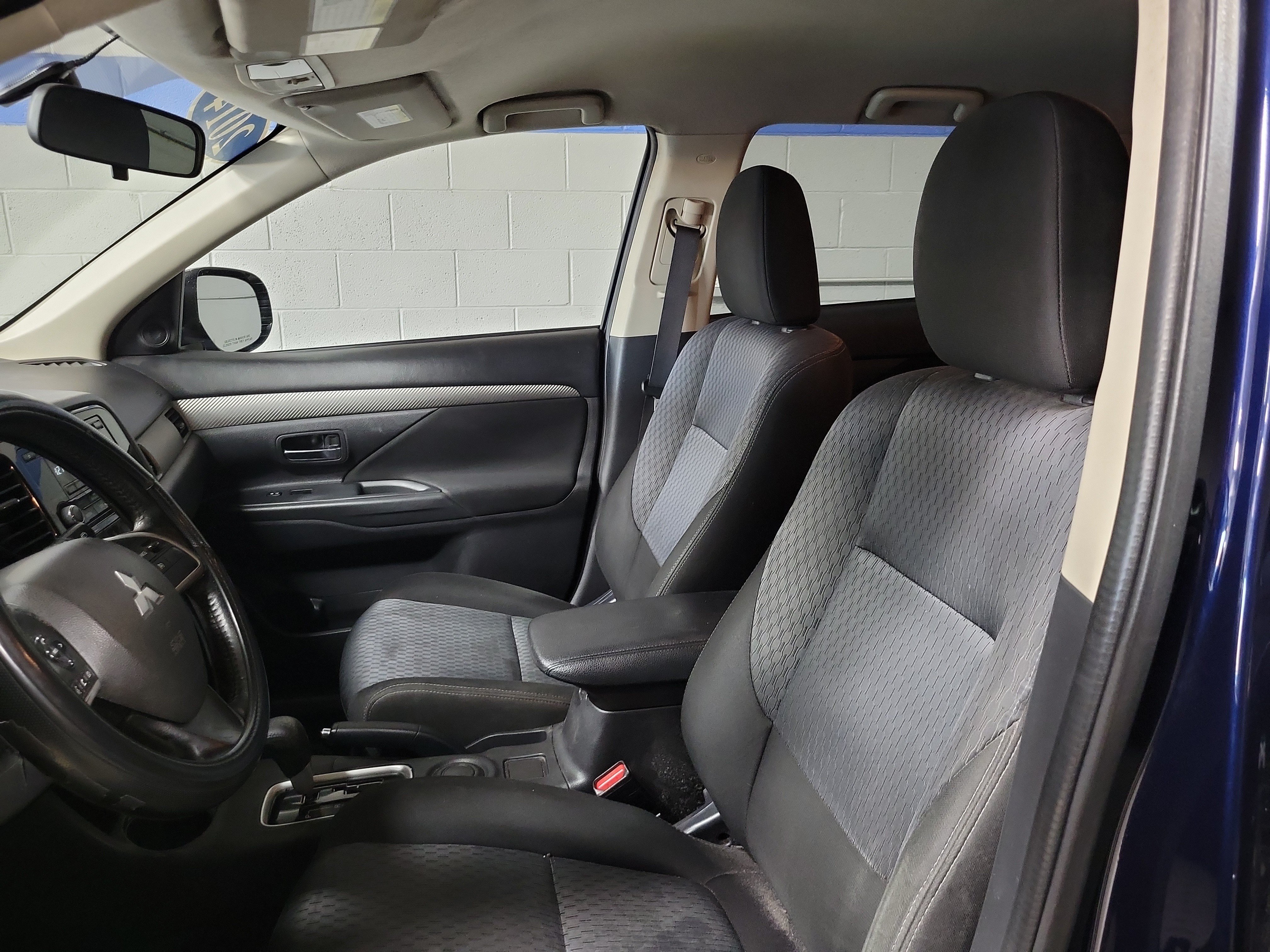 Used 2015 Mitsubishi Outlander ES FWD image 14