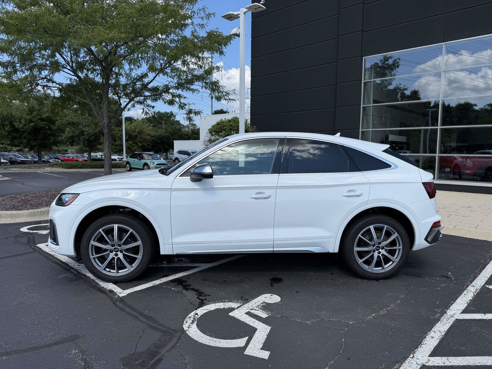 Used 2023 Audi SQ5 Premium Plus w/ Premium Plus Package AWD/4WD image 2