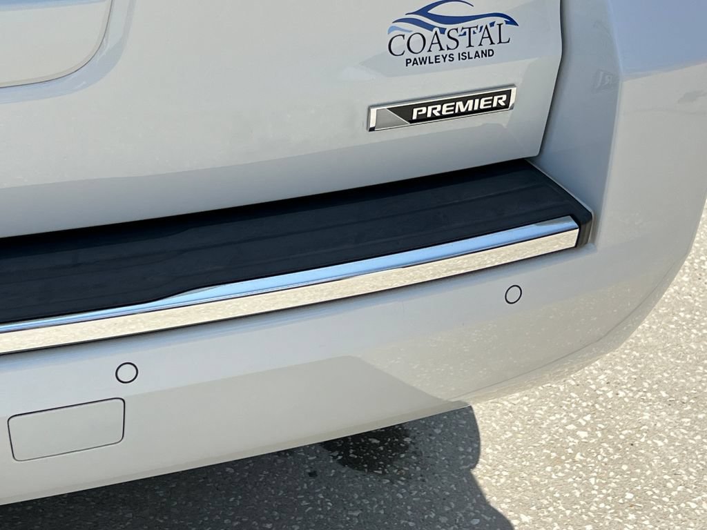 Used 2017 Chevrolet Suburban Premier AWD/4WD image 34