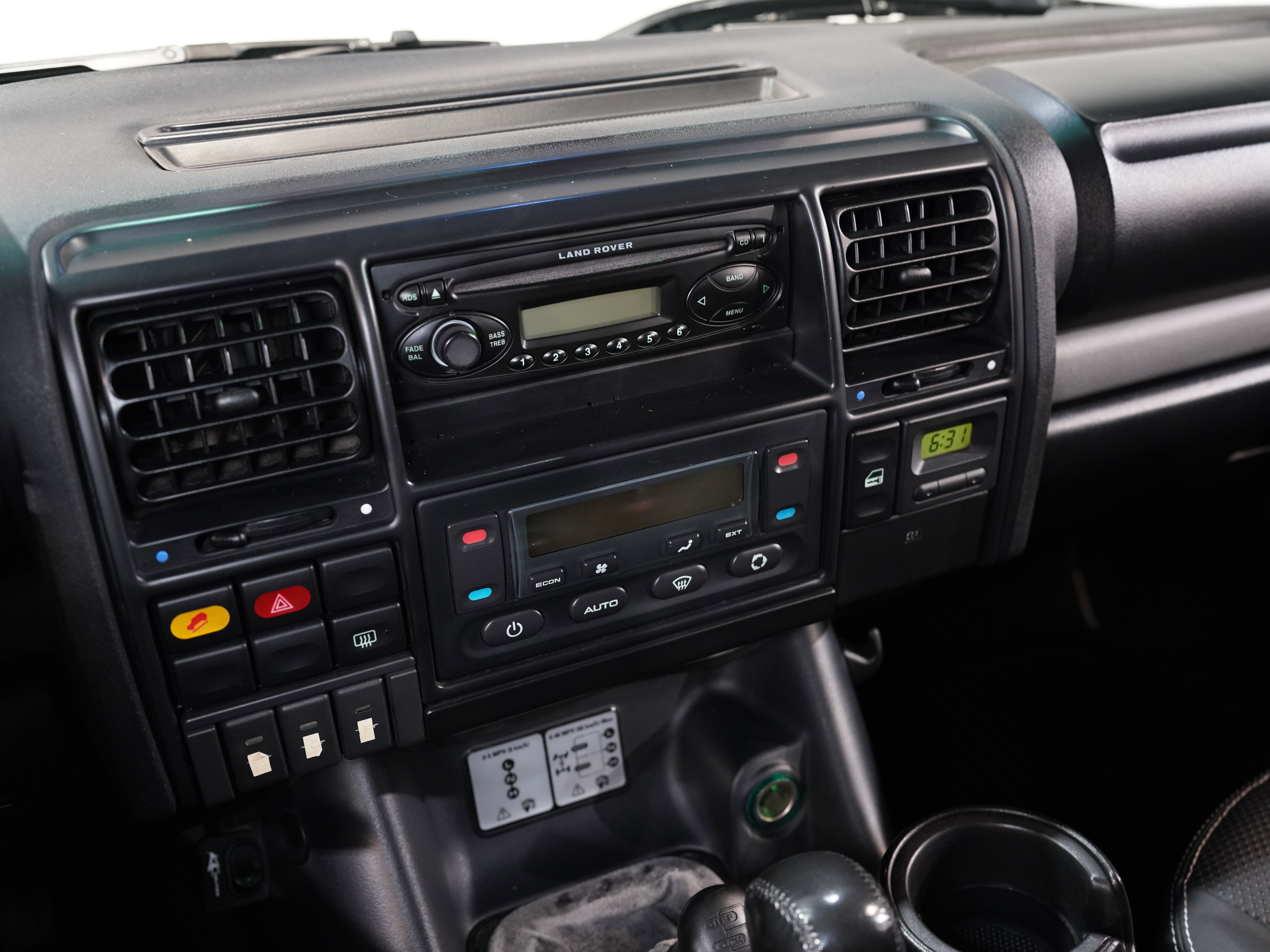 Used 2003 Land Rover Discovery S image 44