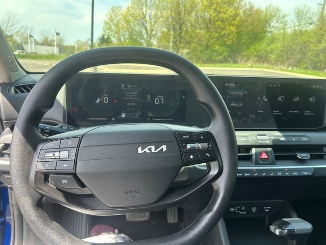 Used 2025 Kia K4 LXS FWD image 12