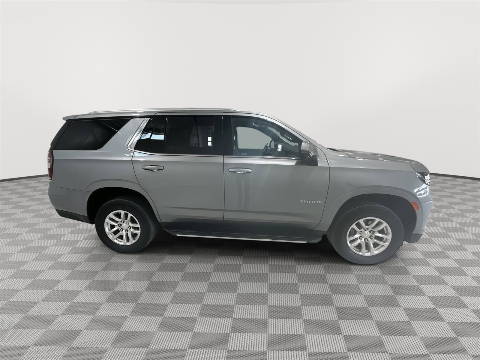 Used 2024 Chevrolet Tahoe LT w/ Luxury Package AWD/4WD image 6