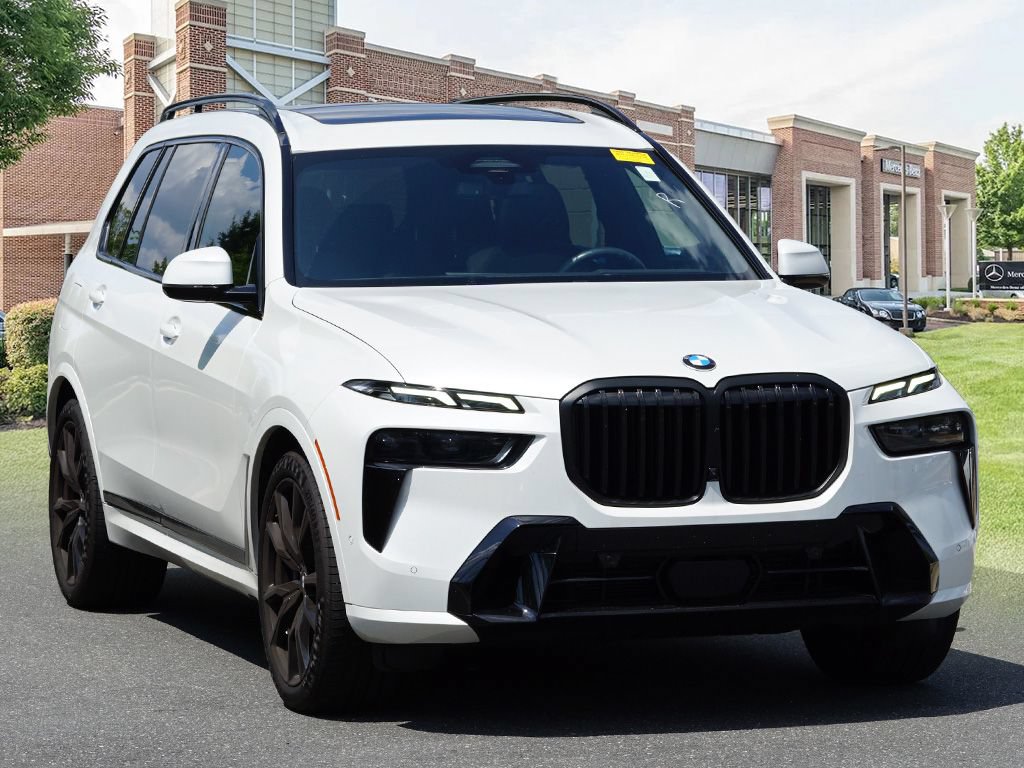 Used 2023 BMW X7 xDrive40i w/ Executive Package AWD/4WD image 3
