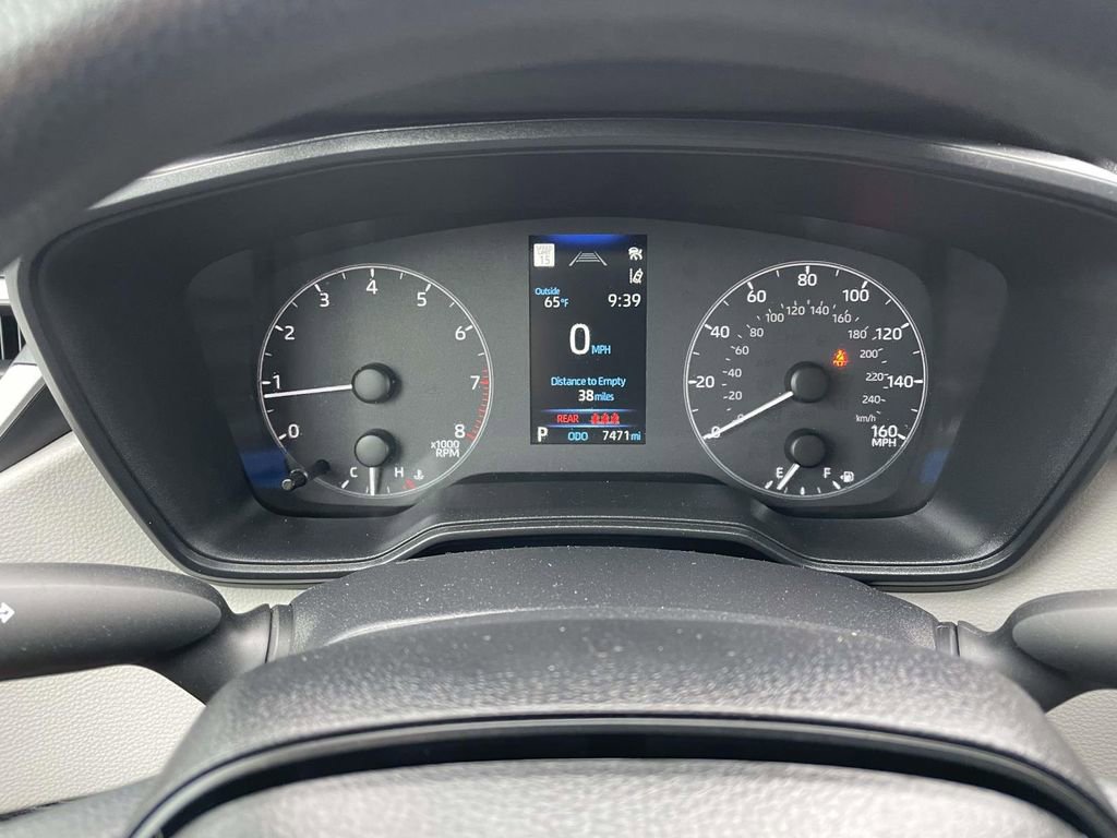Used 2025 Toyota Corolla LE image 34