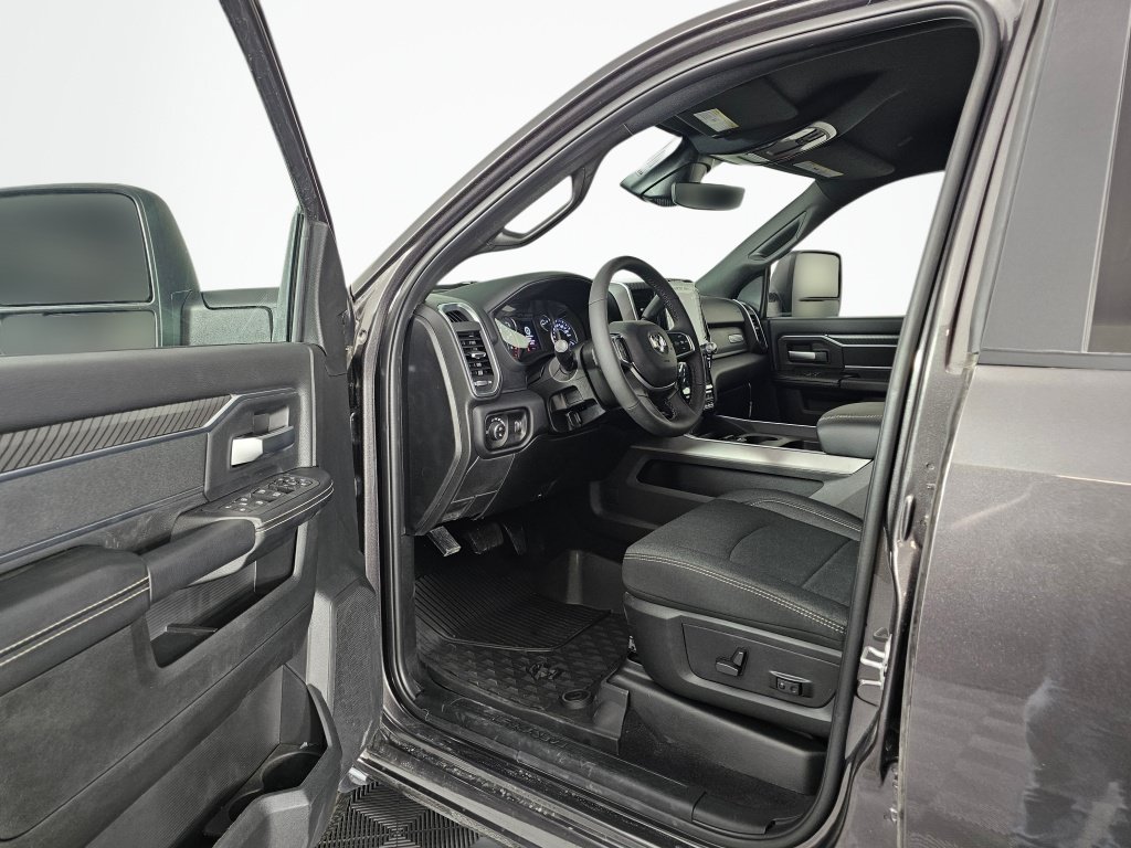 New 2026 RAM 3500 Big Horn AWD/4WD image 22