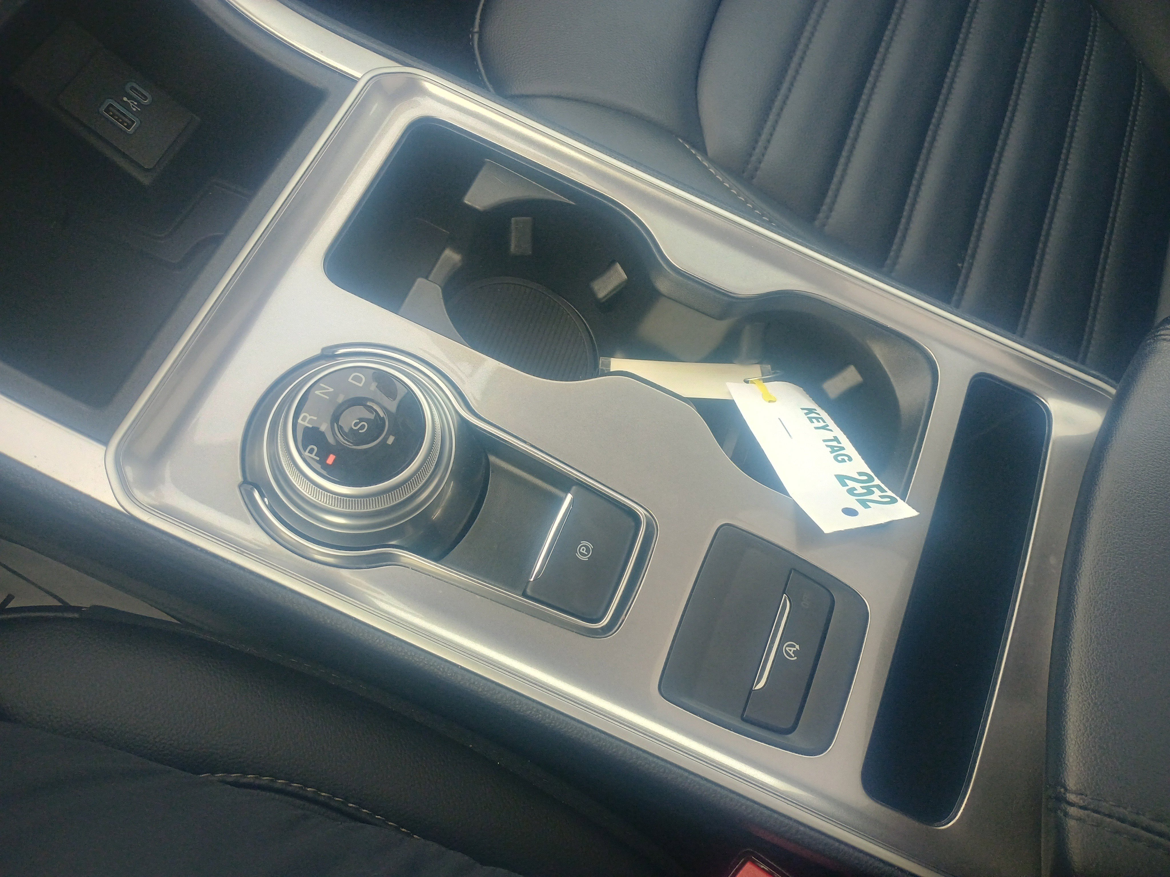 Certified 2024 Ford Edge SEL w/ Convenience Package image 28