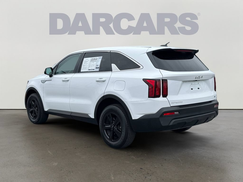 Used 2023 Kia Sorento LX AWD/4WD image 4