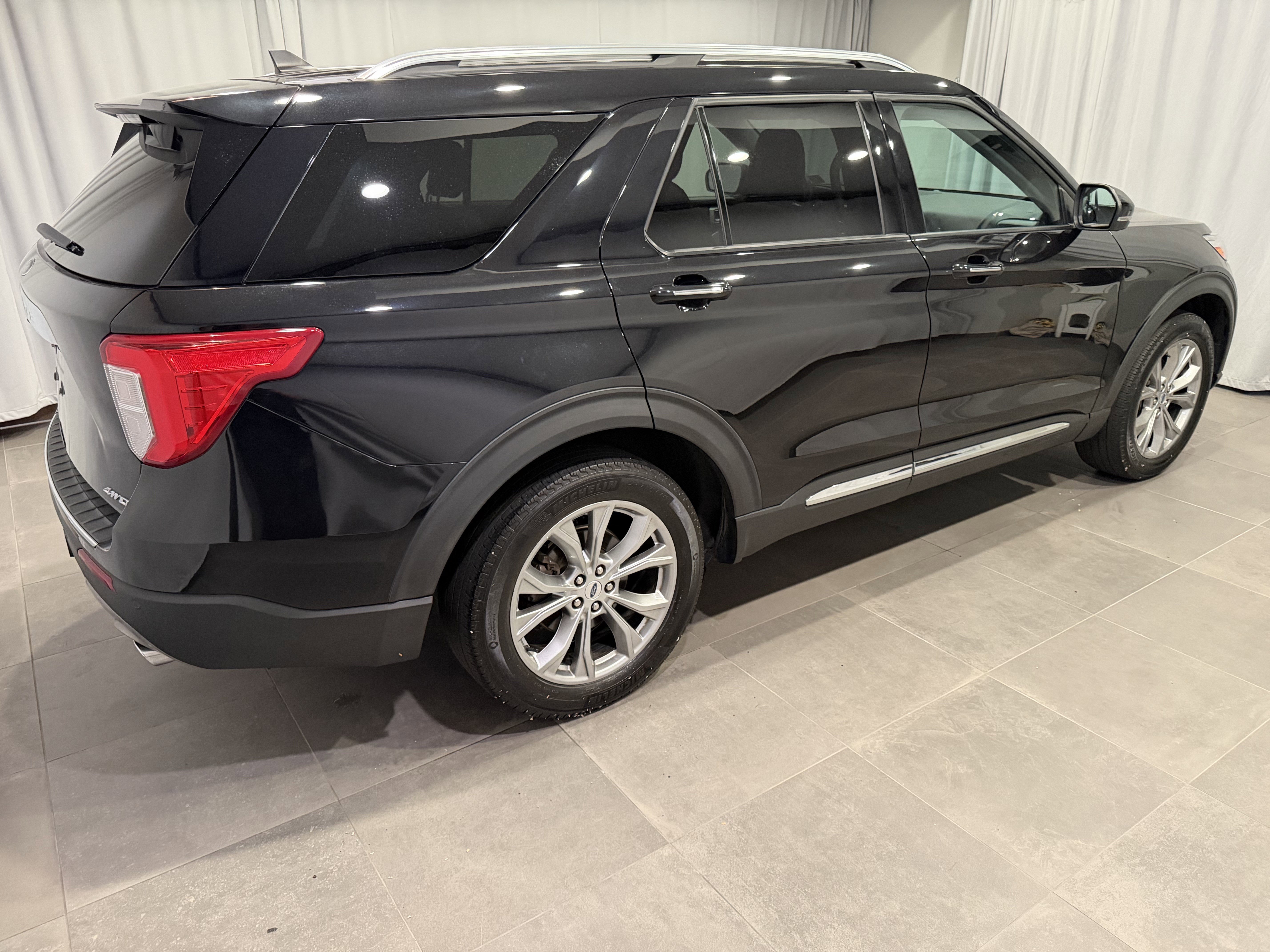 Used 2023 Ford Explorer Limited w/ Limited Technology Package AWD/4WD image 6