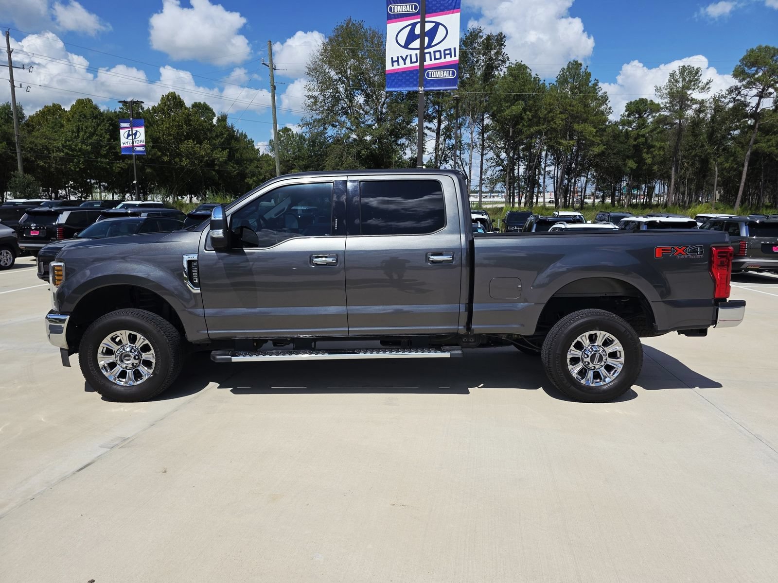 Used 2019 Ford F250 XLT w/ XLT Premium Package AWD/4WD image 8