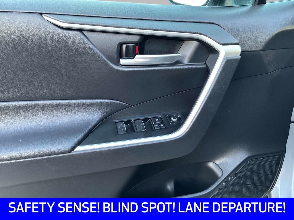 Used 2023 Toyota RAV4 XLE image 19