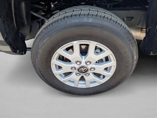 Used 2025 Toyota Tacoma SR5 AWD/4WD image 9