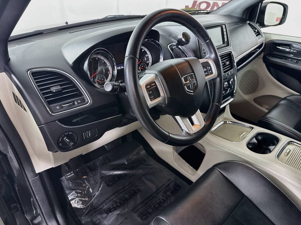 Used 2018 Dodge Grand Caravan SXT FWD image 17