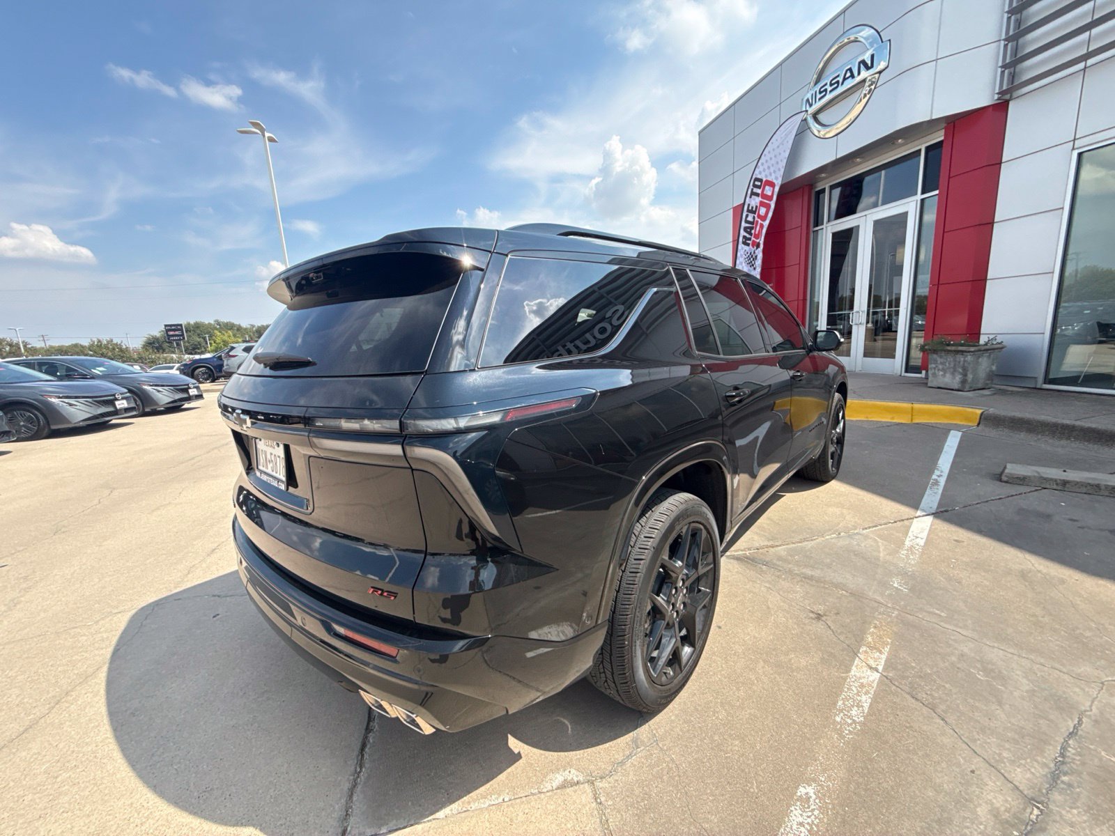 Used 2026 Chevrolet Traverse RS FWD image 3