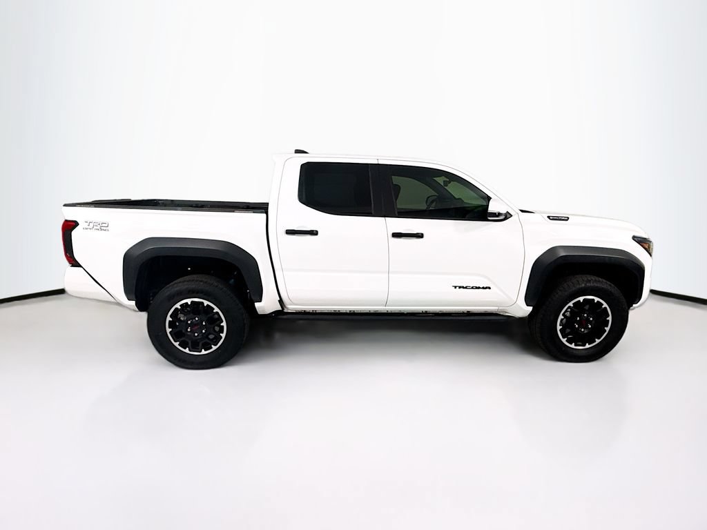 Used 2025 Toyota Tacoma Limited AWD/4WD image 4