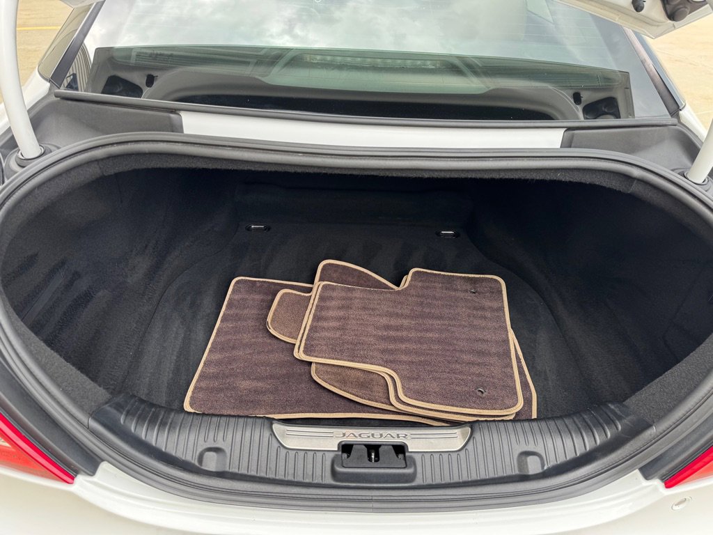 Used 2015 Jaguar XJ AWD image 24