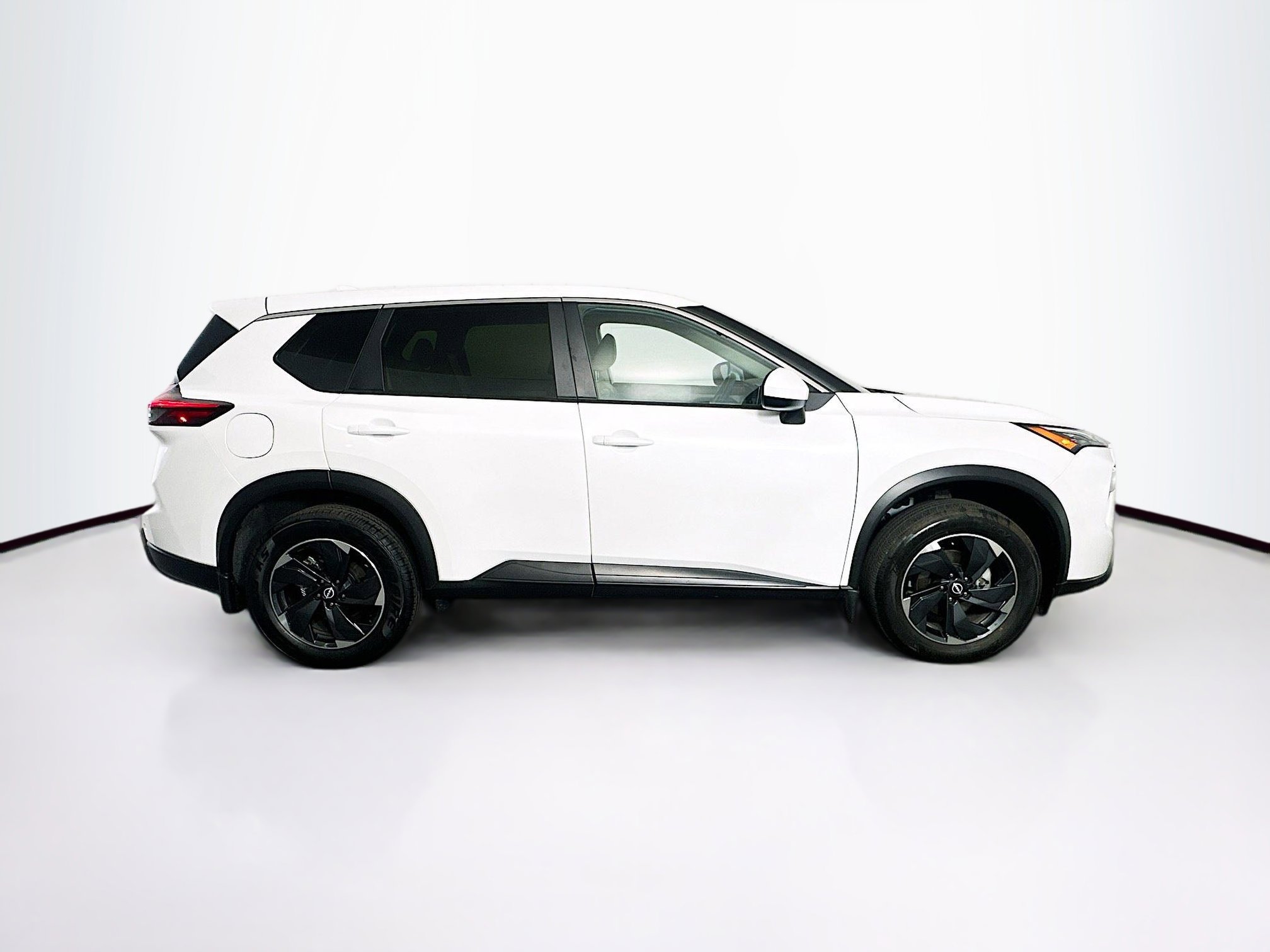 Used 2024 Nissan Rogue SV image 10