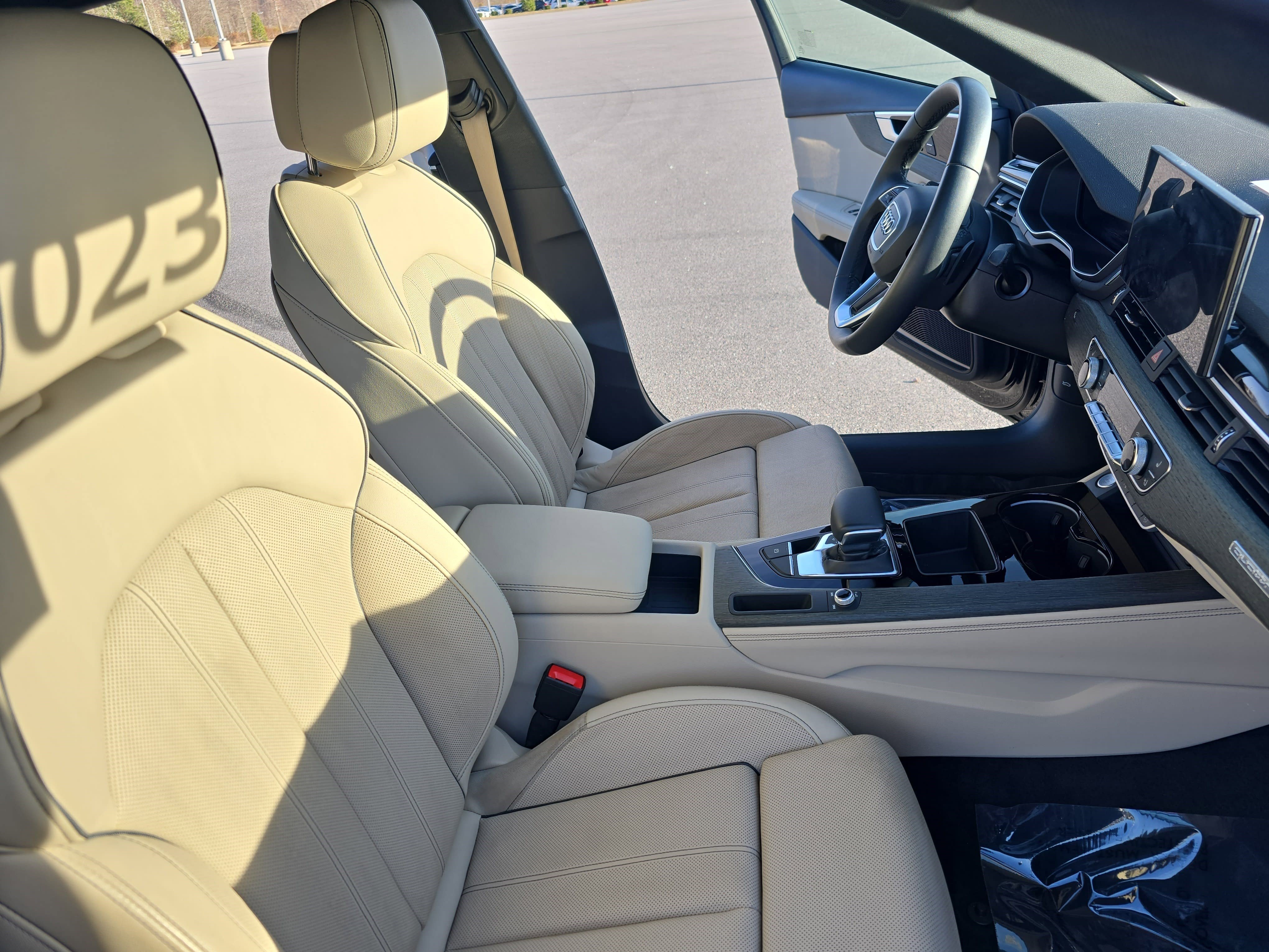 Used 2023 Audi A4 2.0T Premium Plus w/ Premium Plus Package image 10